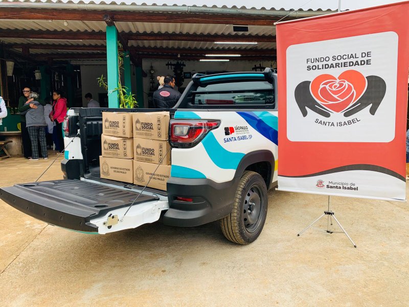 Fundo Social de Santa Isabel faz distribuição de cestas básicas, agasalhos e cobertores 3