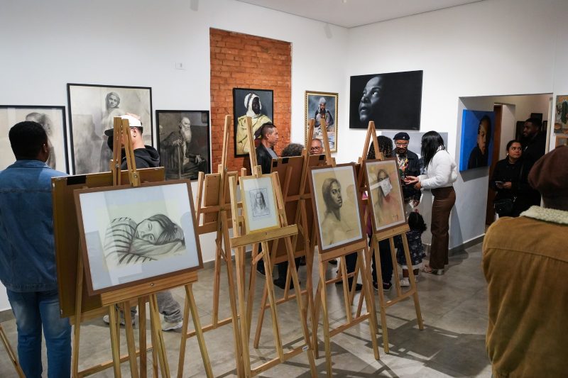 Museu Municipal de Arujá recebe exposição "Fragmentos do Eu" com mais de 60 obras 5
