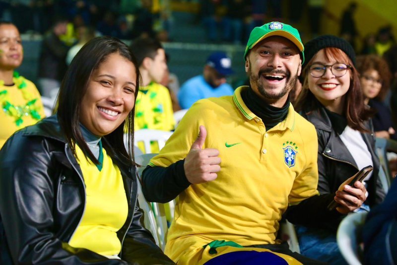 Ferraz reúne 2 mil pessoas para transmissão da Copa do Mundo 2026 no Ginásio Marcílio Guerra 4 Ferraz reúne 2 mil pessoas para transmissão da Copa do Mundo 2026 no Ginásio Marcílio Guerra 3