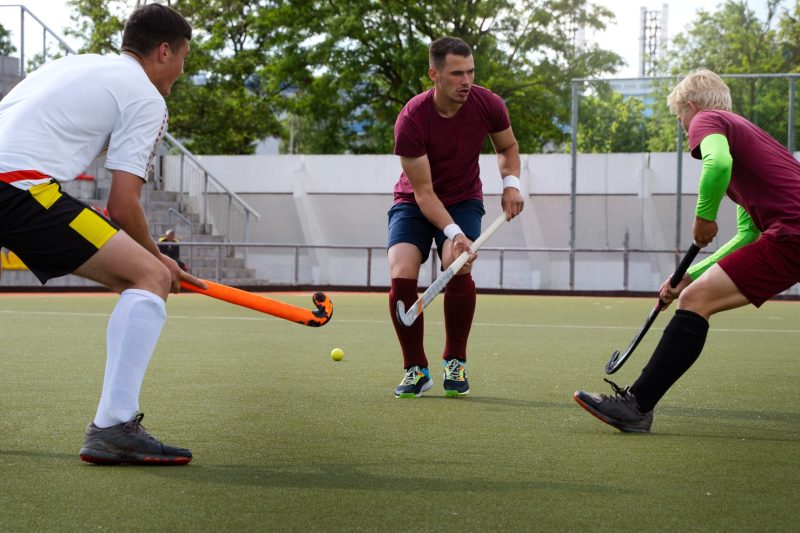 Ferraz entrega materiais esportivos do projeto Rede Floorball nas escolas 3