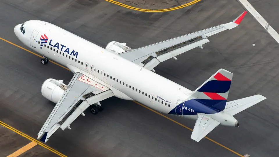 Passageira agride funcionárias da Latam com socos no aeroporto de Guarulhos 19