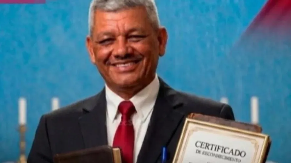 Pastor aproveita saída de esposa e filho para estuprar a sogra de 91 anos 8