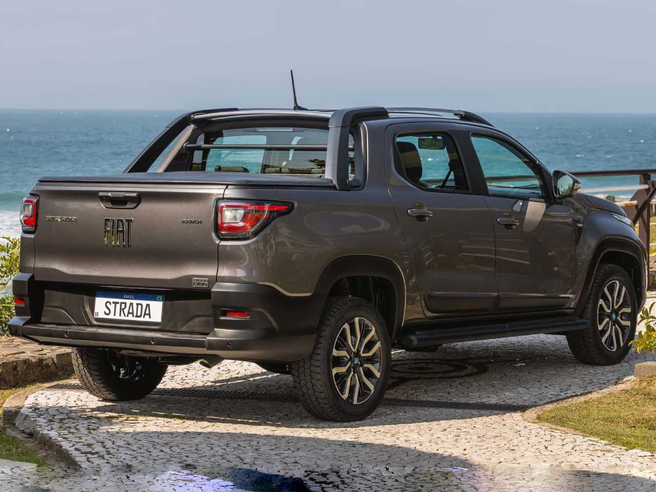 Fiat Strada tem descontos acima de R$ 20 mil; confira os valores da campeã de vendas 2 Fiat Strada tem descontos acima de R$ 20 mil; confira os valores da campeã de vendas 1