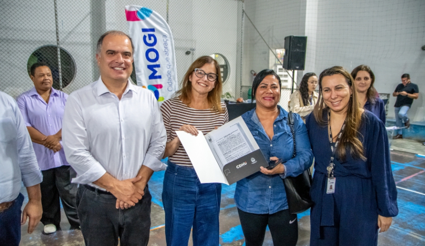 Prefeitura de Mogi entrega 220 títulos de propriedade para moradores de condomínios da CDHU em Jundiapeba 5