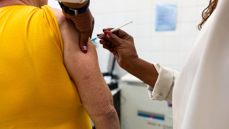 Arujá amplia vacinação e testes contra hepatites com ações do Julho Amarelo 9