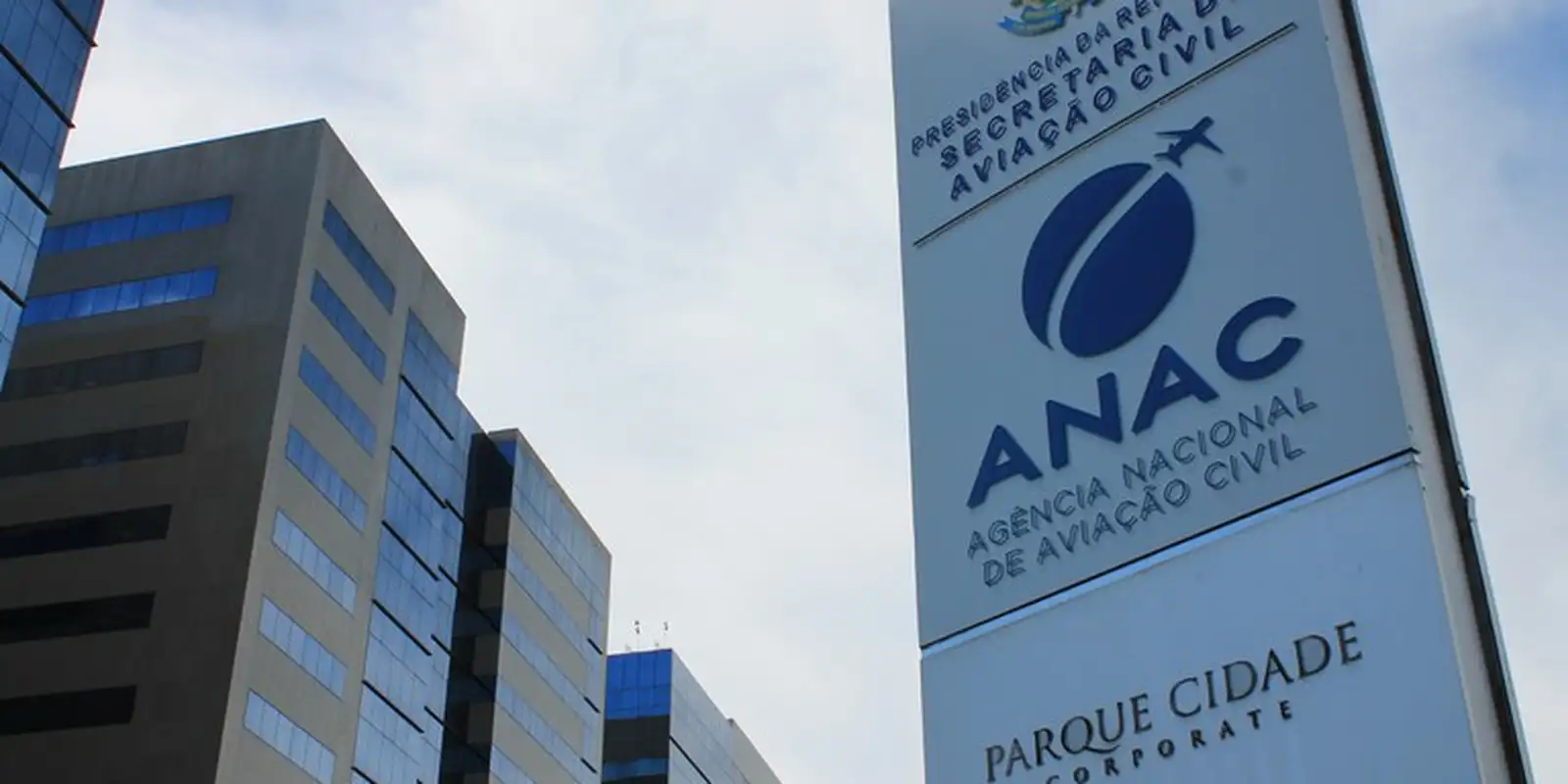 Anac alerta para risco de trote com óleo de avião após morte de piloto 7