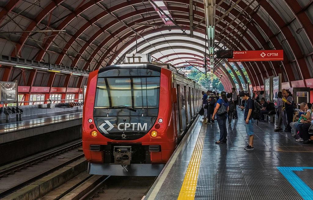CPTM expande pagamento por Pix em todas ATMs das linhas 11-Coral, 12-Safira e 13-Jade
