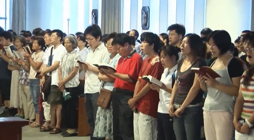 Cristianismo continua ameaçado na China mesmo após a libertação do pastor Ezra Jin 4