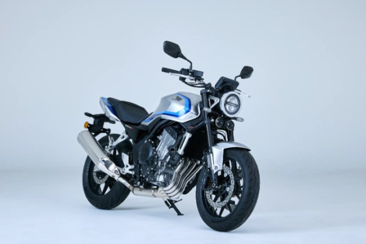 Honda CB400 Super Four renasce com motor de quatro cilindros e sistema E-Clutch. 22