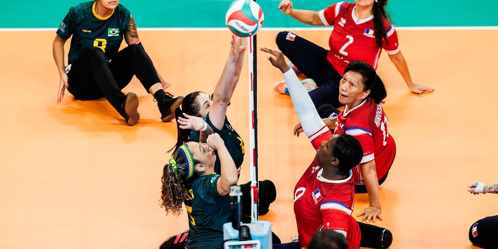 Invictas, seleções do Brasil jogam oitavas do Mundial de vôlei sentado 22