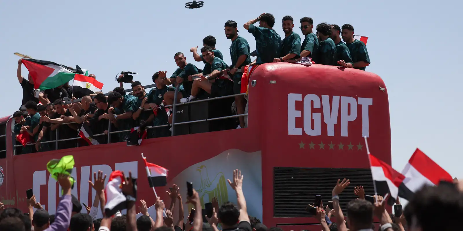 Jogadores do Egito são recebidos como heróis após atuação na Copa 19