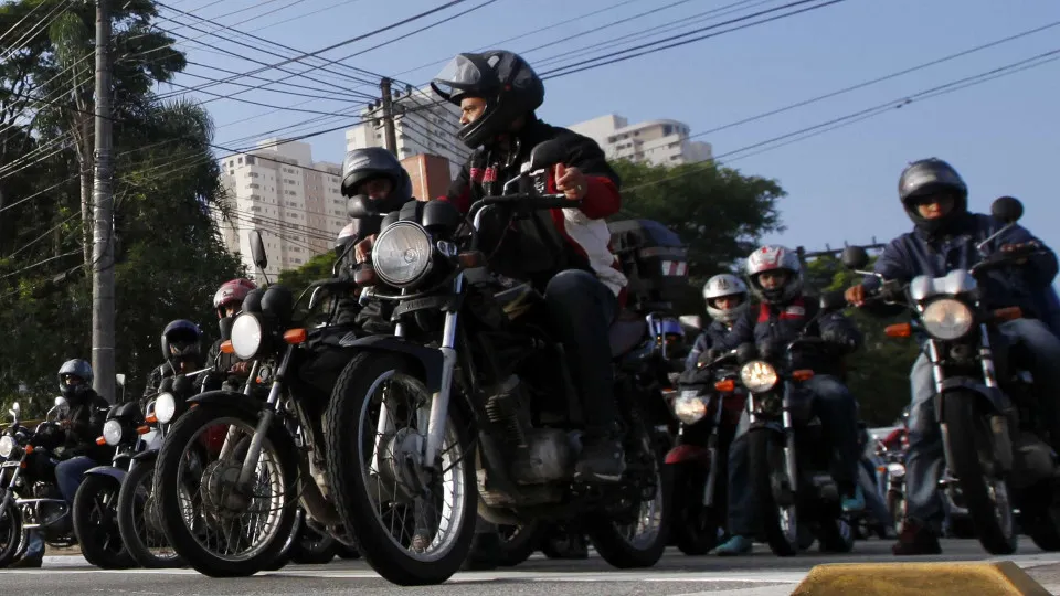 Justiça manda prefeitura de São Paulo liberar Uber Moto 8