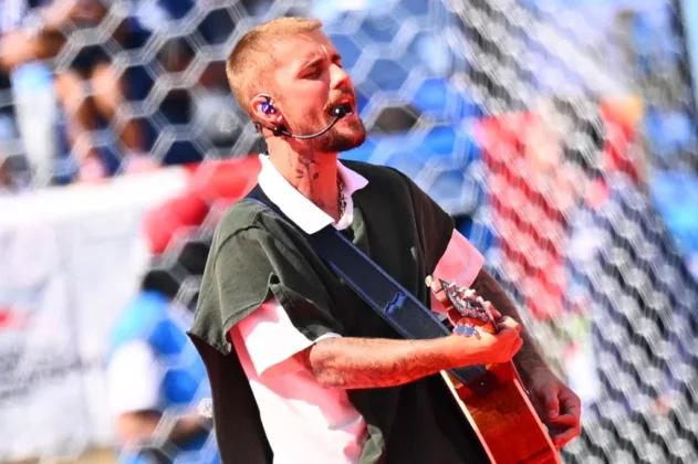 Justin Bieber usa o maior palco de todos os tempos para louvar a Deus na final da Copa do Mundo 7