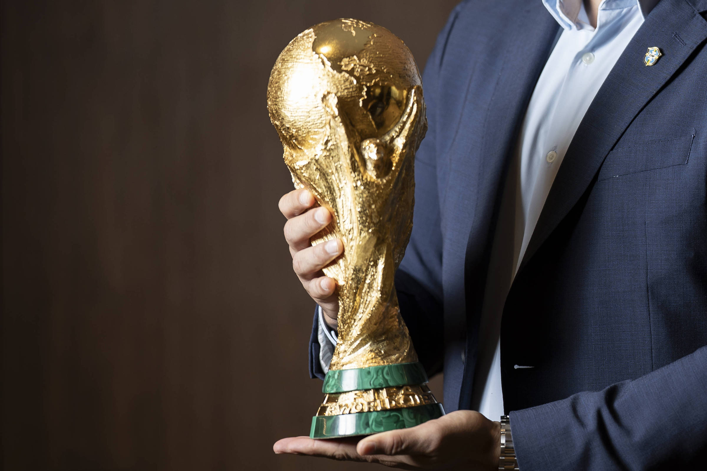 Malaquita na taça Copa simboliza cura e equilíbrio - 15/07/2026 - Astrologia 44