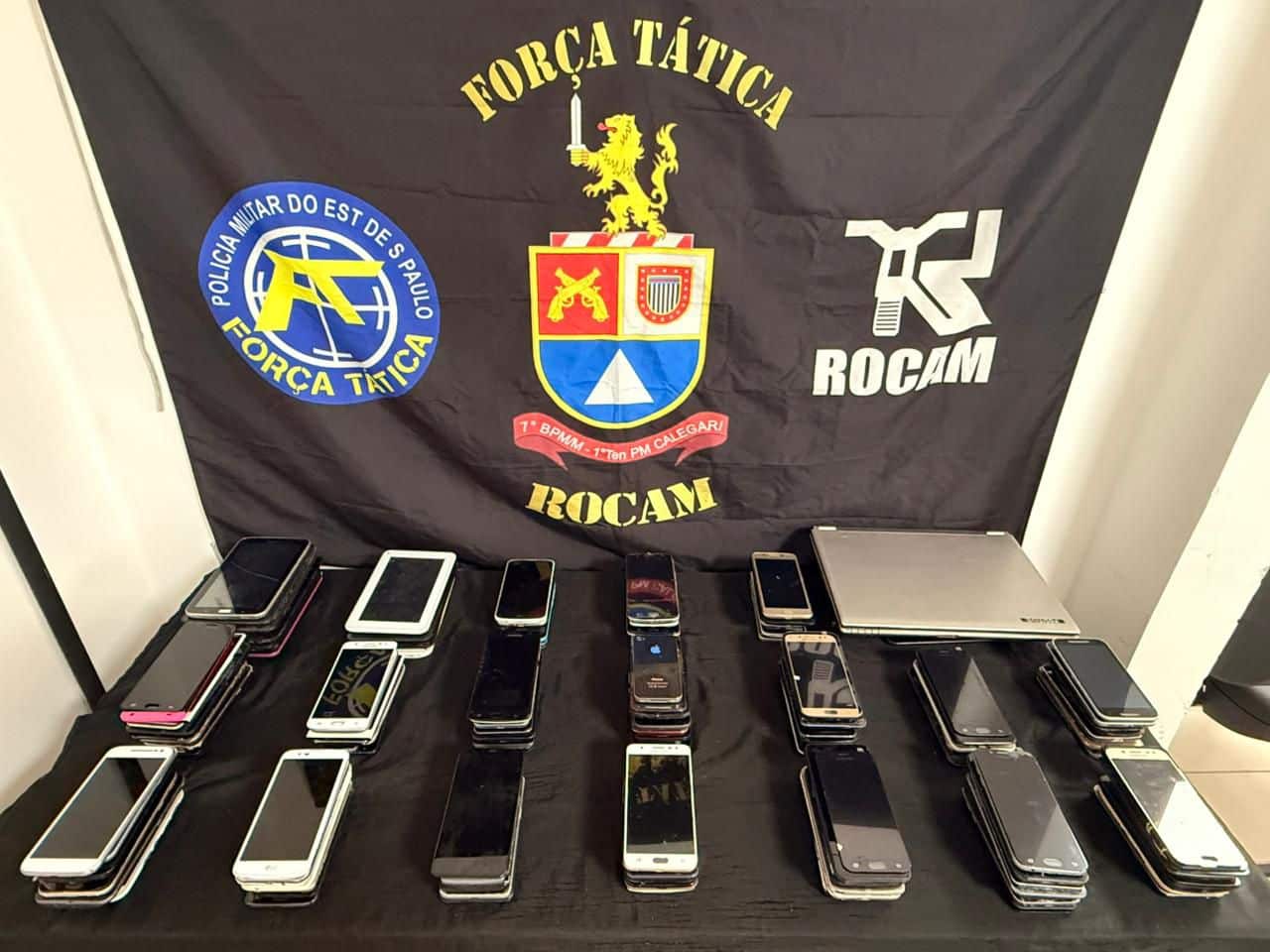 PM apreende mais de 160 celulares sem comprovação de origem em prédio na Santa Ifigênia 5