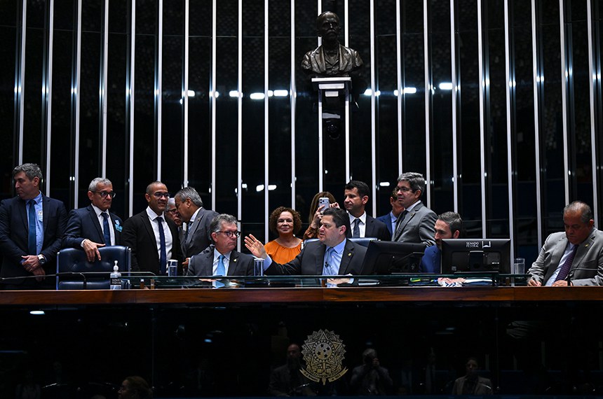 Senado aprova projeto que autoriza spray de pimenta para defesa pessoal de mulheres - Márcia Dantas 13