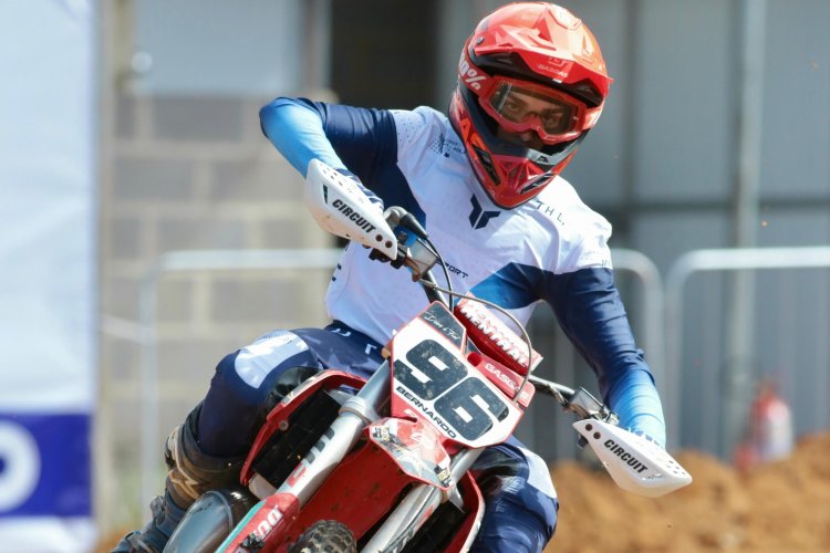 Trajano de Moraes abre a 7ª etapa do Carioca de Moto SuperCross com disputas acirradas nas categorias de base e veteranos 19