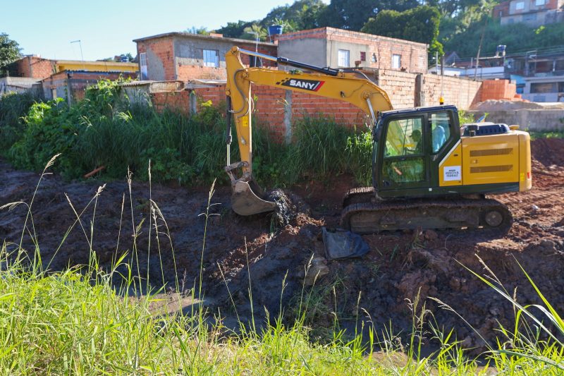 Ferraz intensifica limpeza de córregos para prevenir alagamentos e preservar o meio ambiente 3