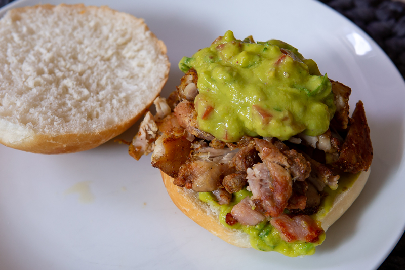 Sanduíche de frango, bacon e guacamole 21