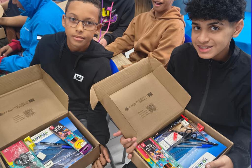 Alunos da EMEF Hortência elogiam novo kit escolar de Mongaguá 3
