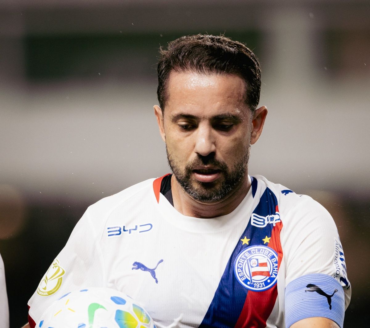 Everton Ribeiro passa por procedimento após problema crônico; entenda 13