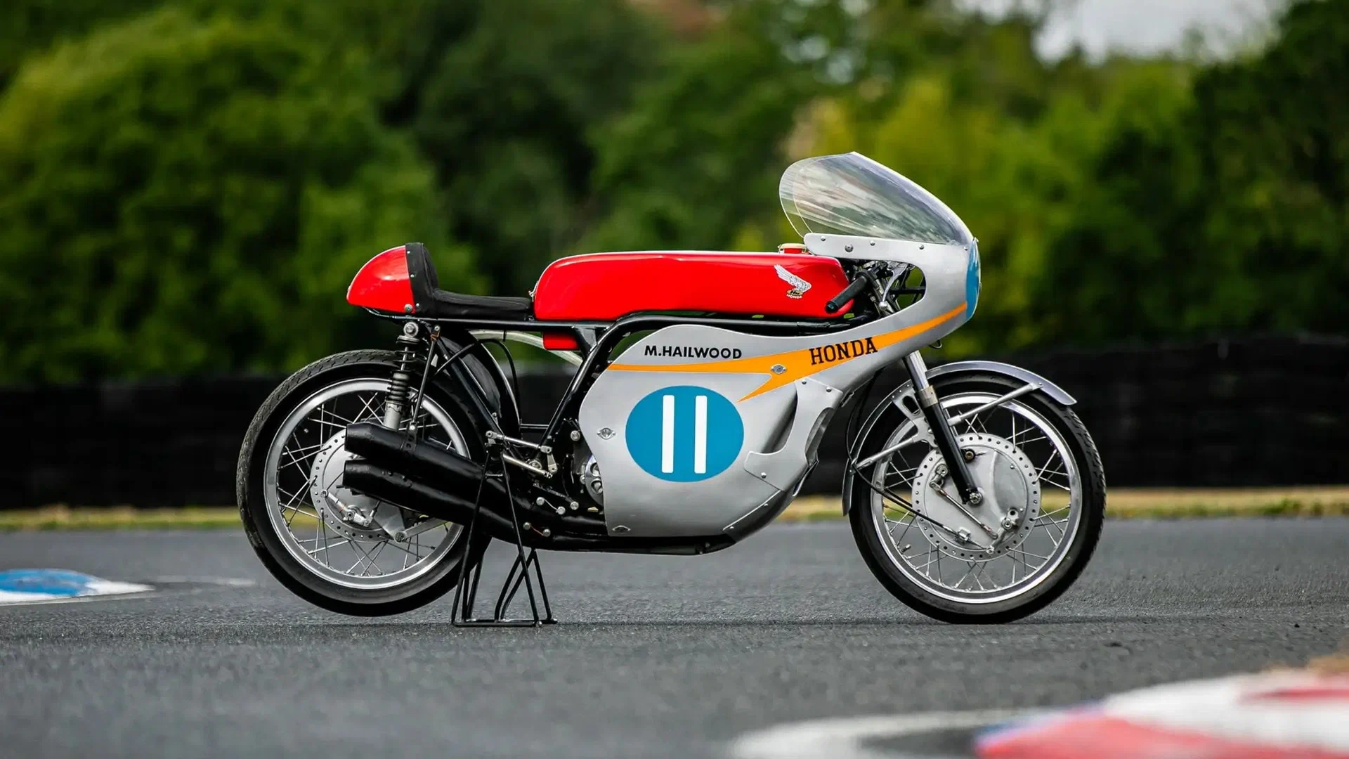 Honda pilotada por Mike Hailwood pode ser leiloada por mais de R$ 6 milhões 1