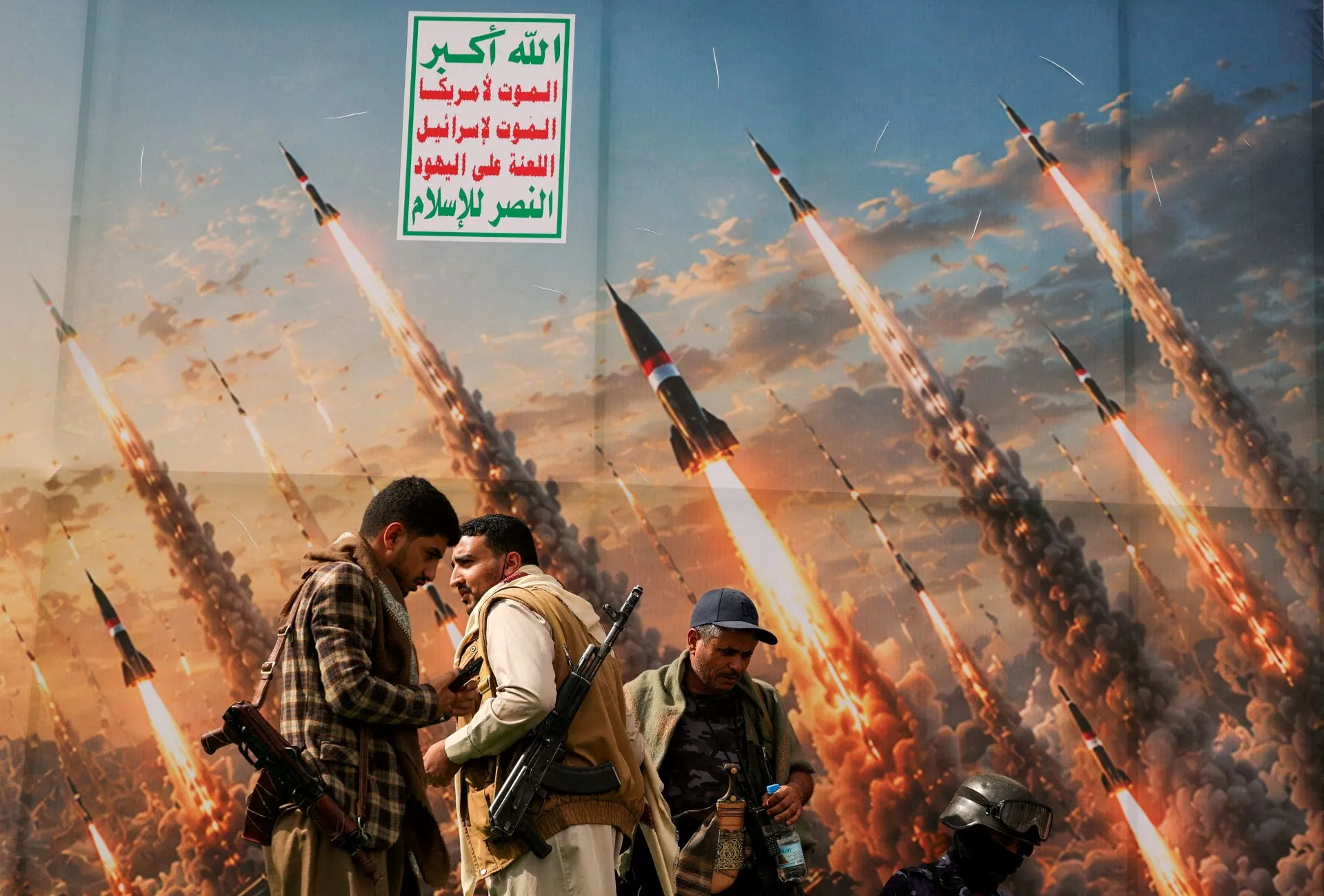 Houthis do Iêmen reivindicam ataque a instalações petrolíferas na Arábia Saudita 1