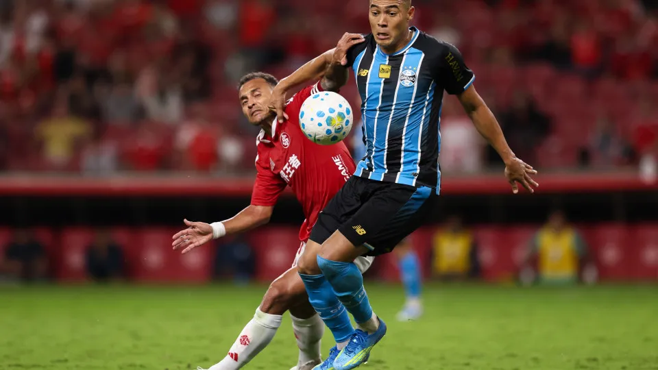 Inter e Grêmio empatam em clássico com 43 faltas e polêmica de arbitragem 1