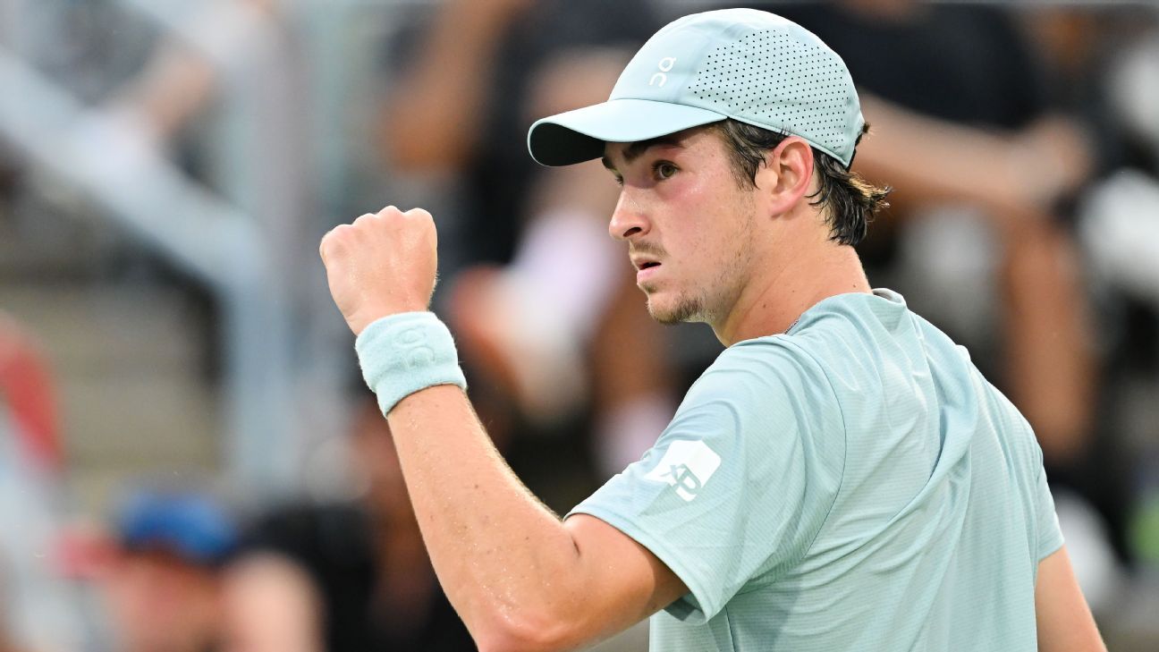 João Fonseca bate holandês na estreia do ATP de Cincinnati e alcança marca de Guga em Masters 1000 3