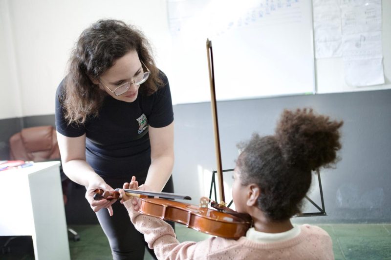 Cerca de 2 mil alunos voltam às aulas dos cursos culturais gratuitos em Bertioga 7