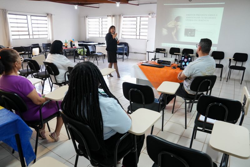 Prefeitura de Guarulhos orienta mulheres vítimas de violência sobre direitos previdenciários e assistenciais 9