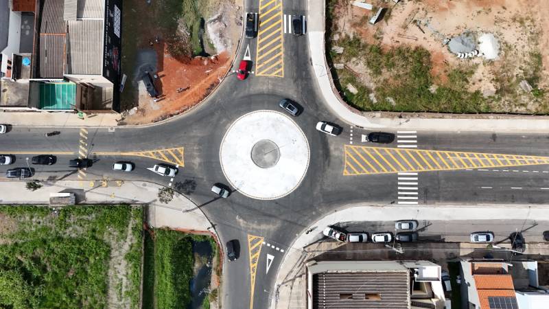 Avenida Roberto Simonsen em Suzano registra 180 mil veículos em quatro meses 7