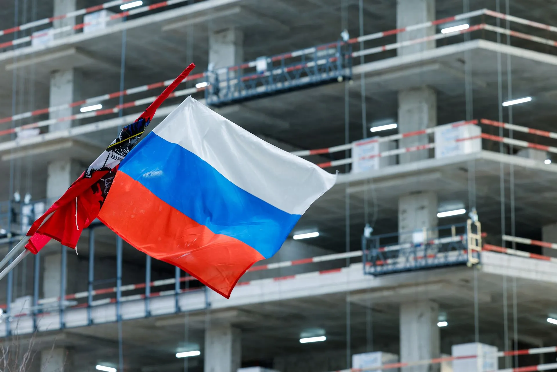 Rússia suspende operações em aeroportos por horas em meio a ataques da Ucrânia 11