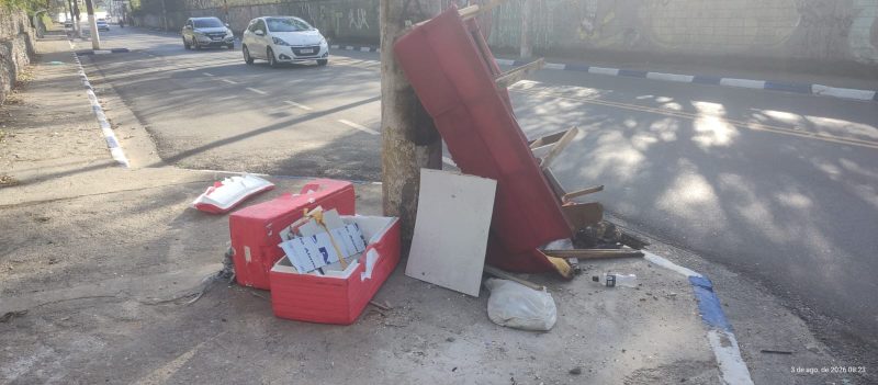 Prefeitura de Guarulhos intensifica serviços de limpeza e remoção de resíduos na Vila Rio de Janeiro 11