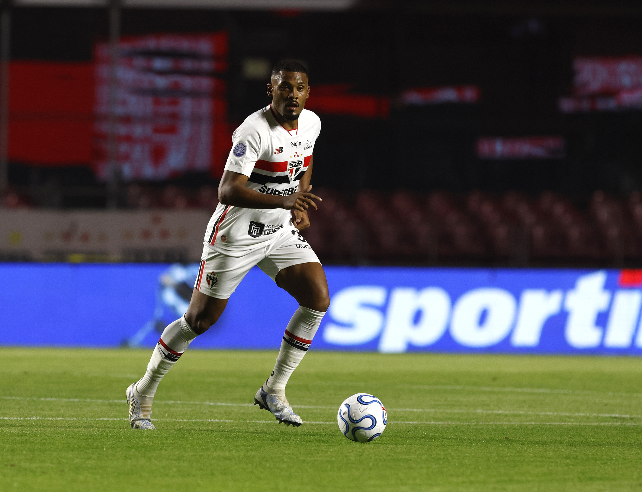 Sabino enaltece vitória e comemora classificação às quartas de final da CONMEBOL Sul-Americana 9