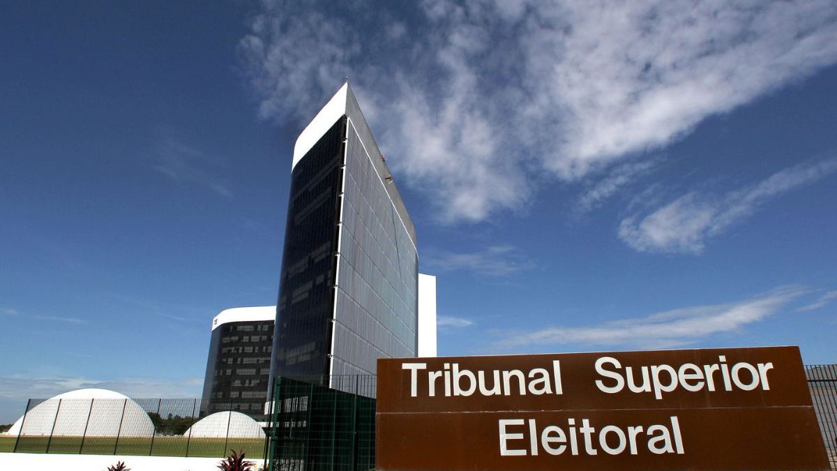 TSE suspende novas filiações partidárias após registro de Flávio Bolsonaro no Missão e tentativa de alteração envolvendo Lula 22