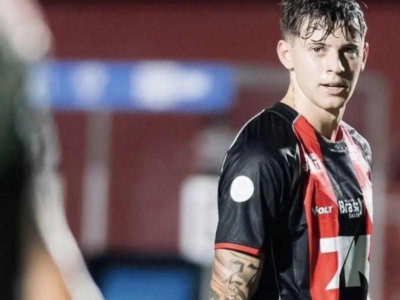 Atriz Alana Ayoka expõe ex relacionamento tóxico e Evaldo Macarrão é apontado pelas redes