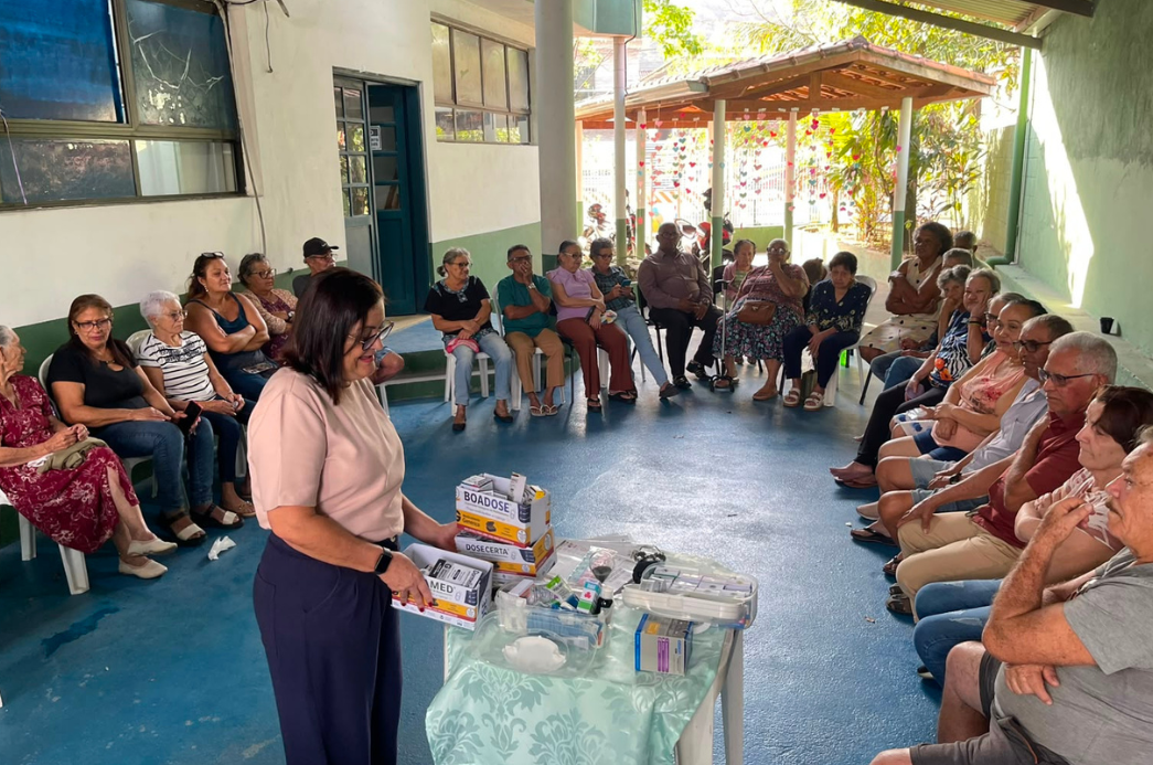 USF Vale Verde promove encontros do grupo Biblioteca Viva 60+ em Cubatão 3