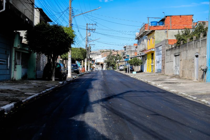 Ferraz avança com pavimentação de ruas no Jardim Renata 3