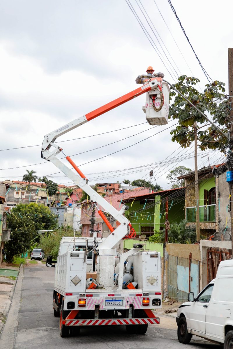 Ferraz amplia modernização da iluminação pública com instalação de LED no Jardim Rodrigues Alves 11