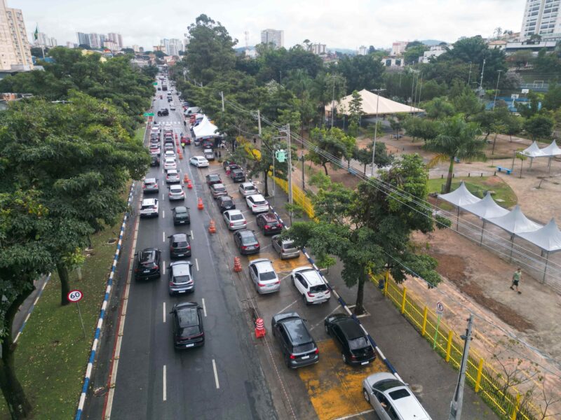 Guarulhos segue com ações de vacinação contra o sarampo com drive-thru neste sábado 9