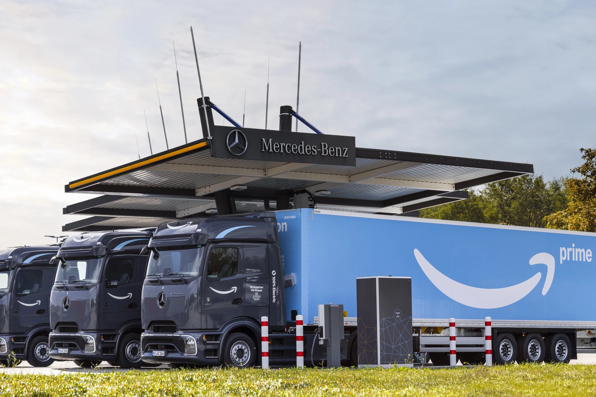 Amazon recebe os primeiros caminhões elétricos Mercedes-Benz eActros 600 na Alemanha 1