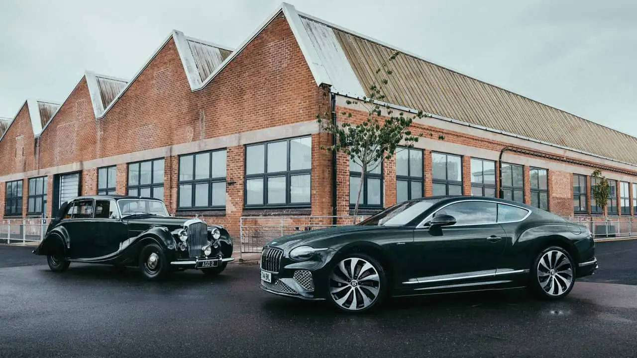 Bentley cria Continental GT Azure único para marcar 80 anos de produção em Crewe 3