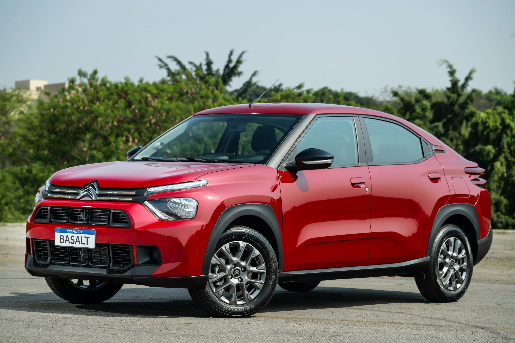 citroen basalt Feel 1 0 vermelho rubi frente