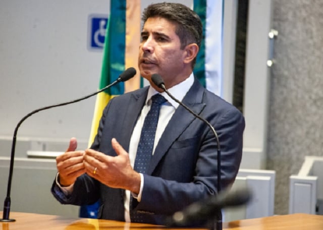 Denúncia contra Roosevelt Vilela é aceita pelo TRE-DF 1