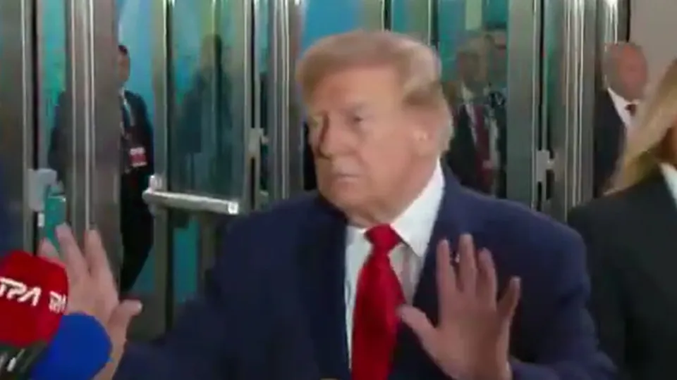 Donald Trump repreende repórter da CNN: "Não deveria estar aqui" 2