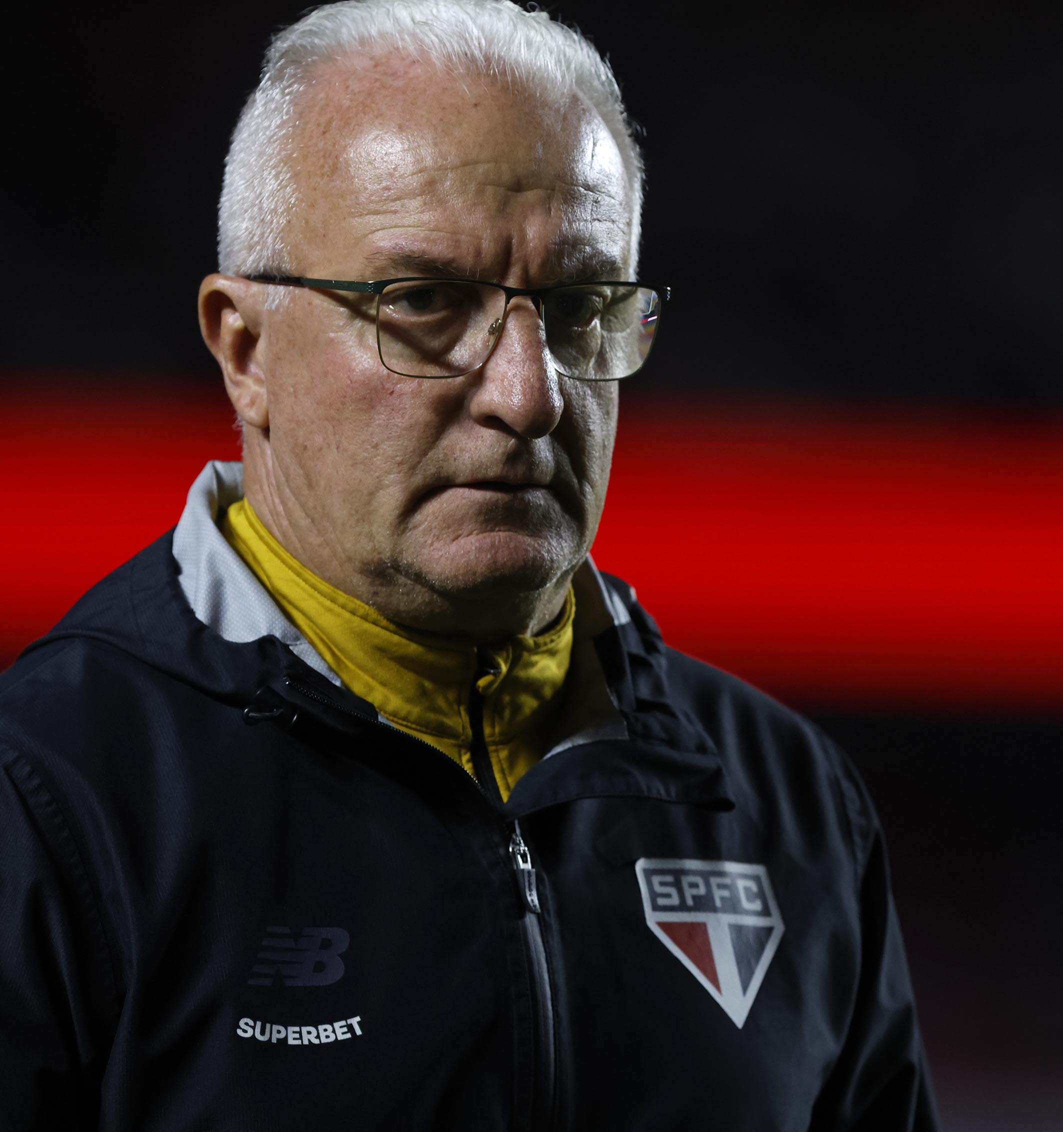 Dorival Júnior lamenta eliminação na CONMEBOL Sul-Americana 7