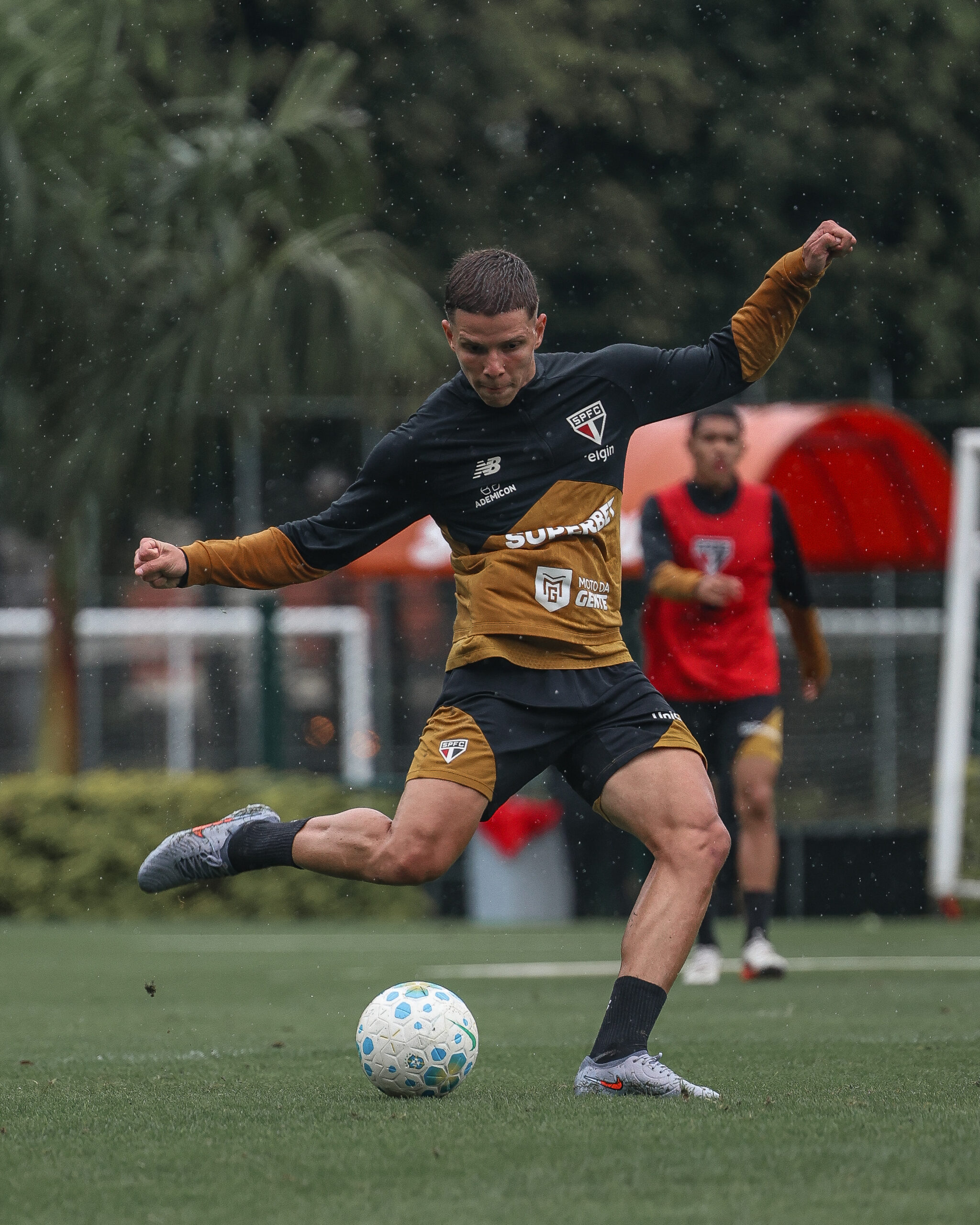 Elenco inicia preparação para enfrentar o Atlético-MG 1
