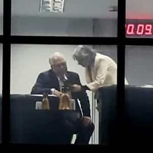 10.set.2026 - O presidente do STF, Edson Fachin, conversa com Cármen Lúcia no gabinete da ministra no STF na noite de quinta Imagem: Pedro Ladeira/Folhapress