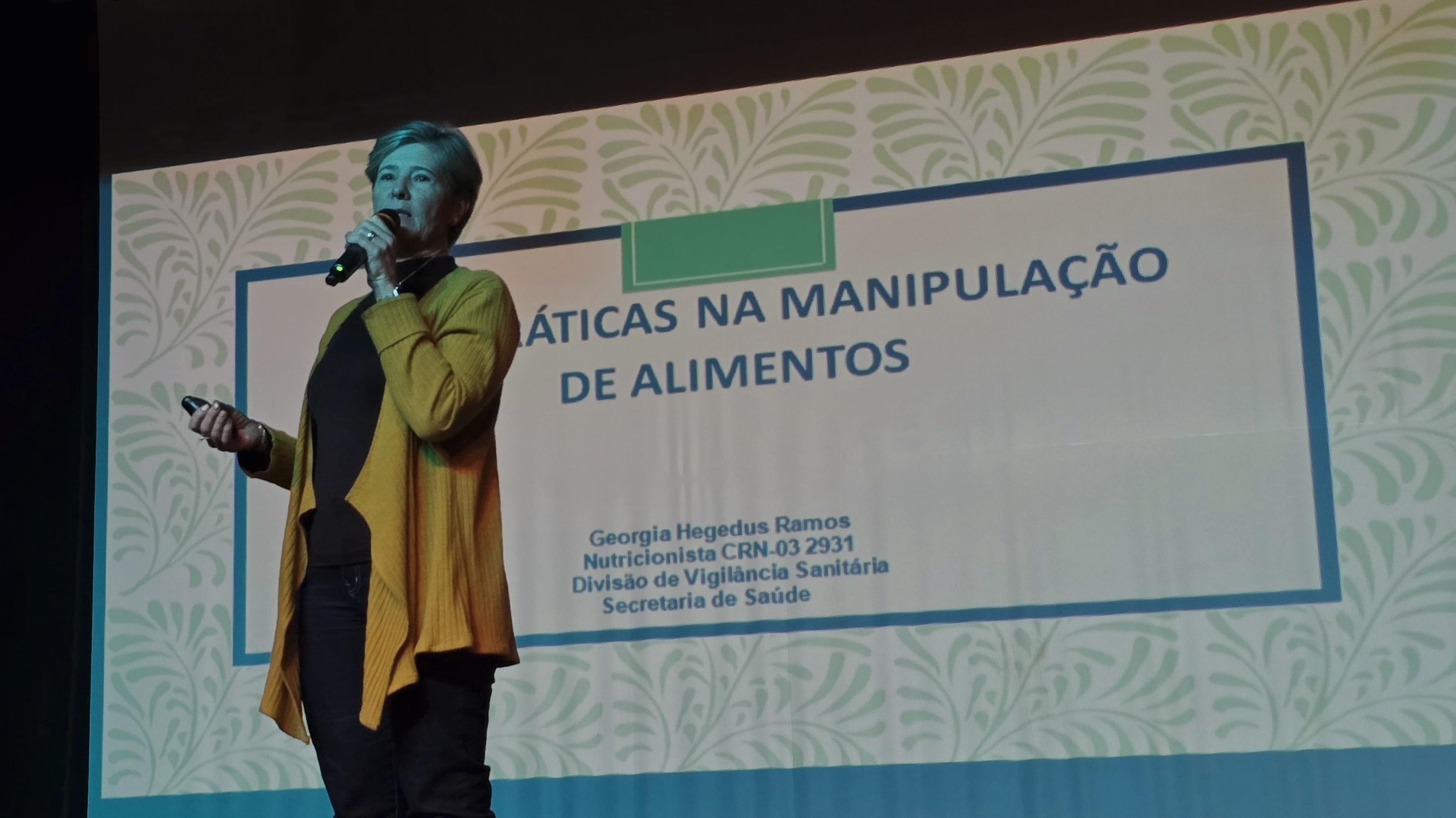 Guarujá capacita comerciantes sobre boas práticas na manipulação de alimentos